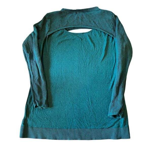 Torrid Peek A Boo Slit Front Mixed Crochet Knit Pullover Sweater Green Size 2 - Picture 7 of 7